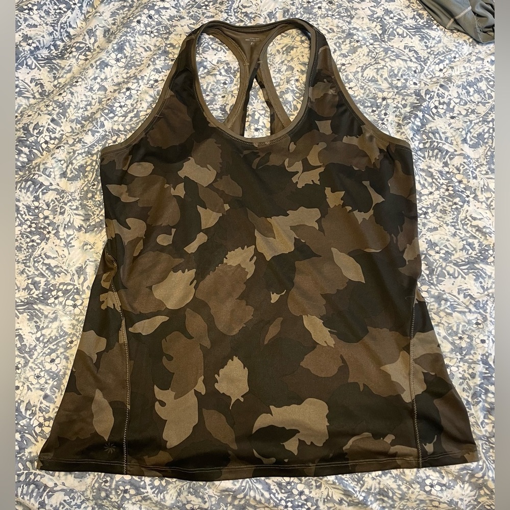 Women’s camo tank top